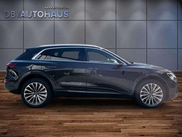 Audi Q8 E-tron Advanced 55 — photo 3