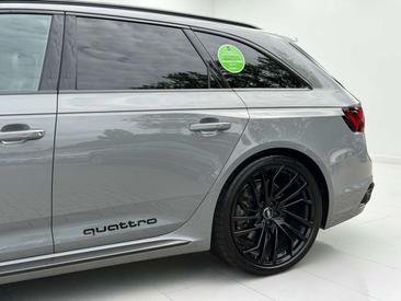 Audi RS4 Avant — photo 12
