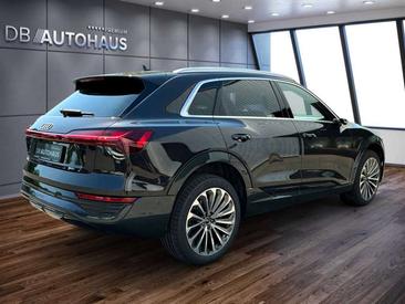 Audi Q8 E-tron Advanced 55 — photo 4