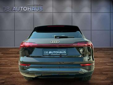 Audi Q8 E-tron Advanced 55 — photo 5