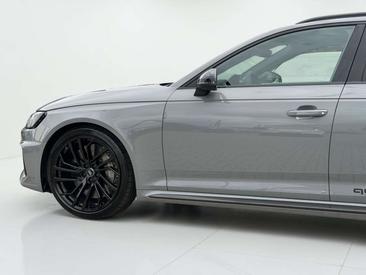 Audi RS4 Avant — photo 14
