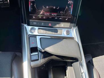 Audi Q8 E-tron Advanced 55 — photo 16