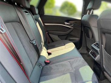 Audi Q8 E-tron Advanced 55 — photo 22