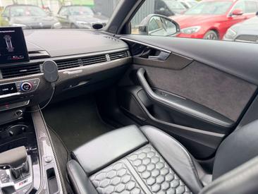 Audi RS4 Avant — photo 21
