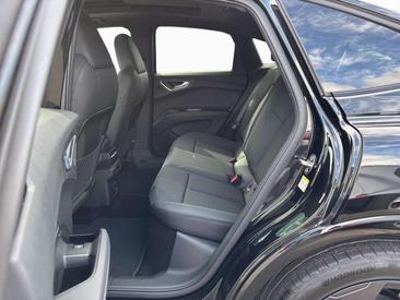 Audi Q4 E-tron Sportback Noir — photo 16