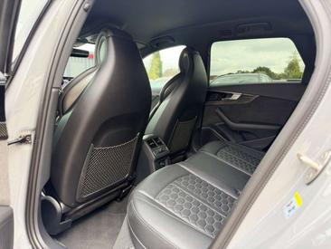 Audi RS4 Avant — photo 34