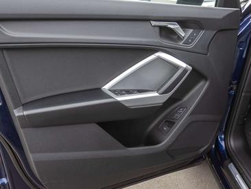 Audi Q3 Advanced 35 TFSI — photo 12