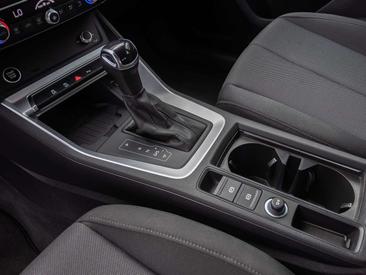 Audi Q3 Advanced 35 TFSI — photo 18