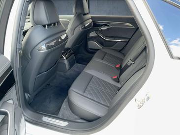 Audi S8 TFSI — photo 13