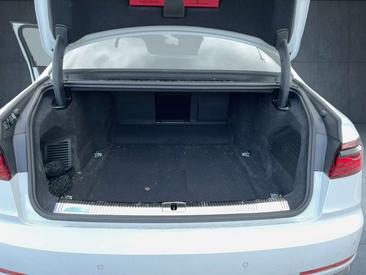 Audi S8 TFSI — photo 14