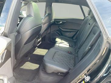Audi Q8 50 TDI — photo 13