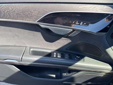 Audi A8 55 TFSI — photo 17
