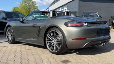 Porsche 718 Boxster — photo 11