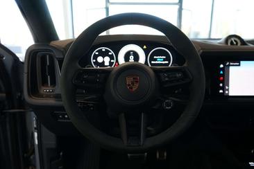 Porsche Cayenne III GTS — photo 11