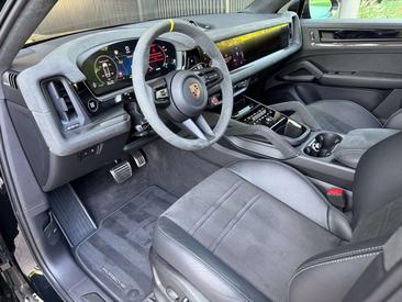Porsche Cayenne III Turbo — photo 4
