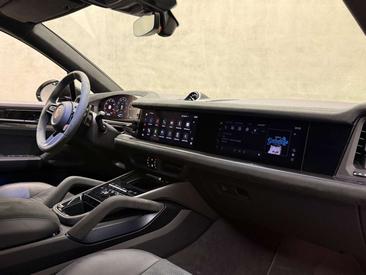 Porsche Cayenne III Turbo — photo 12
