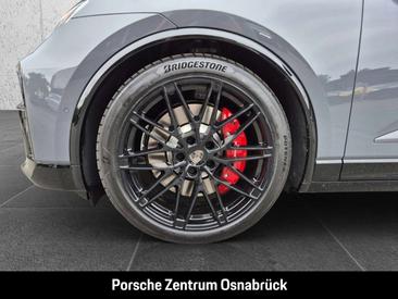 Porsche Macan Turbo — photo 12