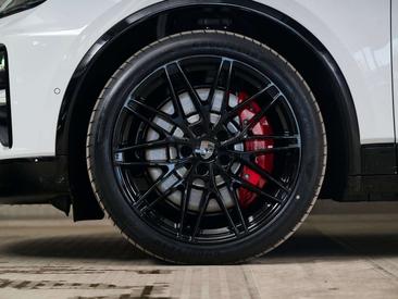 Porsche Macan Electrique Turbo — photo 9