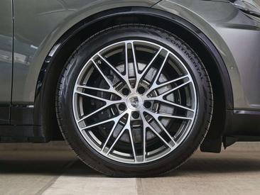 Porsche Macan Electrique Turbo — photo 7