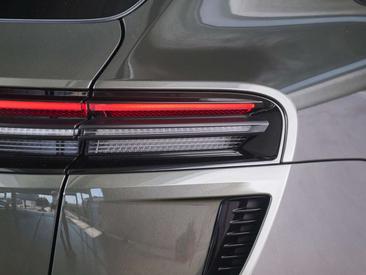 Porsche Macan Electrique Turbo — photo 12