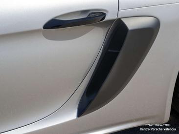 Porsche 718 Spyder — photo 21