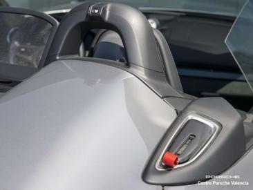 Porsche 718 Spyder — photo 22