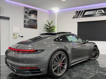 Porsche 992 I Carrera 4S — photo 4