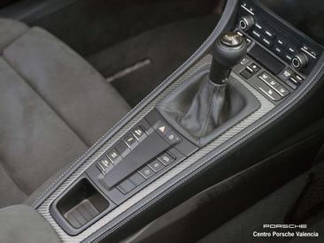 Porsche 718 Spyder — photo 26