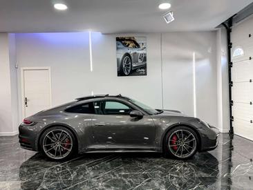 Porsche 992 I Carrera 4S — photo 7