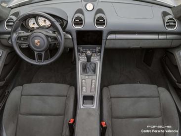 Porsche 718 Spyder — photo 39