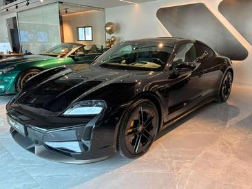 Porsche Taycan Turbo S — photo 2