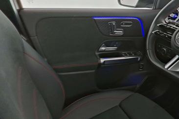 Mercedes EQB 250+ AMG Line — photo 4