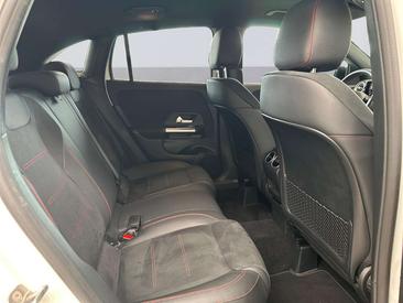 Mercedes GLA 250 AMG Line — photo 13
