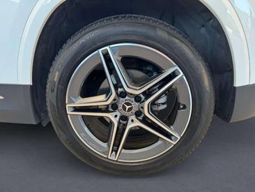 Mercedes GLA 200 AMG Line — photo 14
