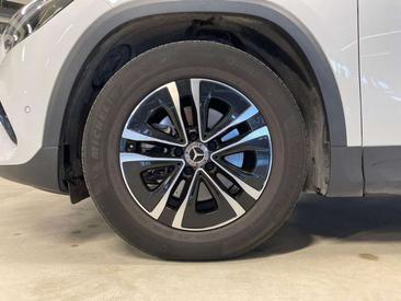 Mercedes GLA 180 — photo 8