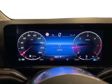 Mercedes GLA 180 — photo 9