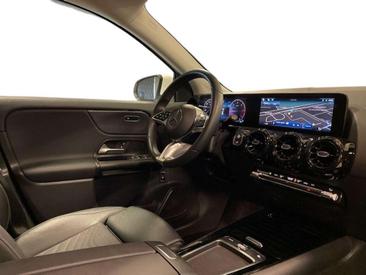Mercedes GLA 180 — photo 12
