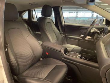 Mercedes GLA 180 — photo 14