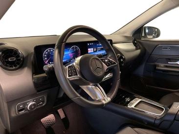 Mercedes GLA 180 — photo 16