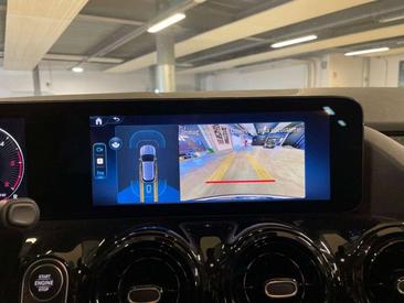Mercedes GLA 180 — photo 18