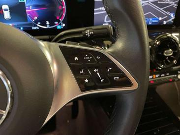 Mercedes GLA 180 — photo 19