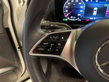 Mercedes GLA 180 — photo 20