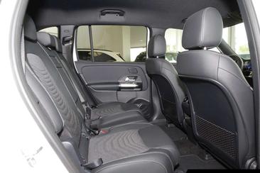 Mercedes EQB 300 Progressive — photo 8