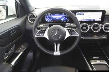 Mercedes EQB 300 Progressive — photo 10