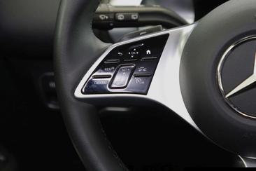 Mercedes EQB 300 Progressive — photo 15