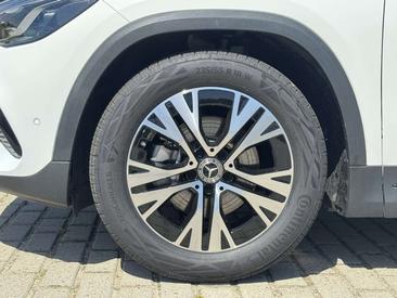 Mercedes GLA 180 Night — photo 21