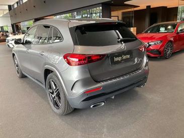 Mercedes GLA 200 AMG Line — photo 2