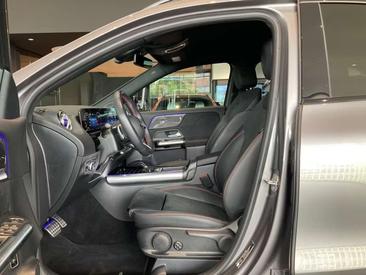 Mercedes GLA 200 AMG Line — photo 9
