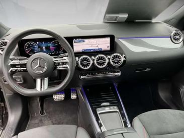 Mercedes GLA 200 AMG Line — photo 8