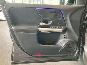 Mercedes GLA 200 AMG Line — photo 11